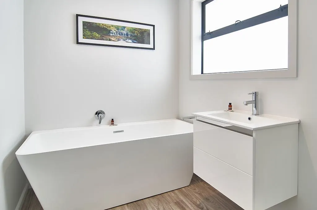 Brookside Villa - Christchurch Holiday Homes