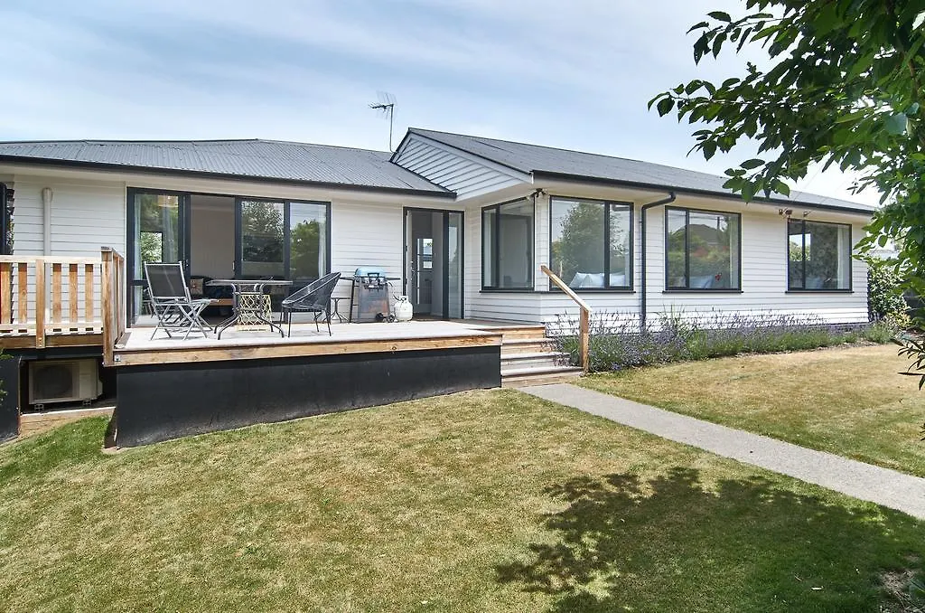 Brookside Villa - Christchurch Holiday Homes